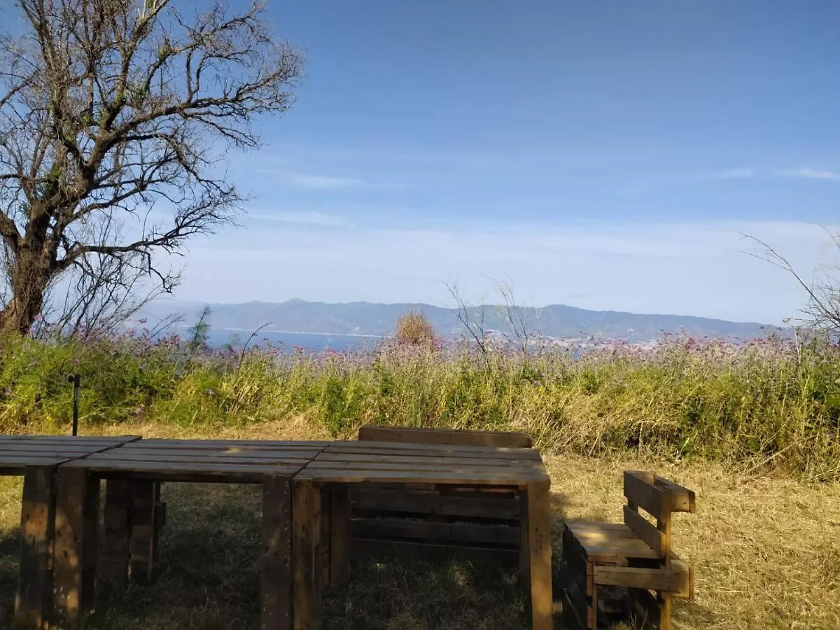 Agriturismo Sant'Anna Orti In Oliveta Biologica Con Vista Sullo Stretto Di Messina